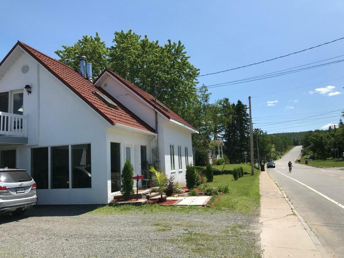 La Maison Du Village, Spa Shawinigan Luaran gambar